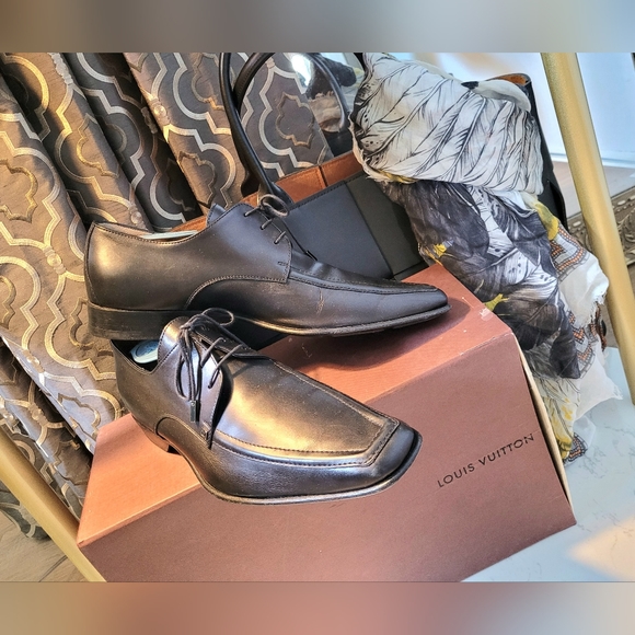 Mens LV dress shoes - Picture 2 of 4